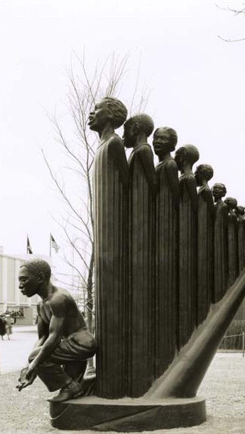 Kelima, The Impossible Statue juga menggambarkan gaya pembangkangan dalam sosok pematung Amerika Serikat, Augusta Savage (1892-1962).