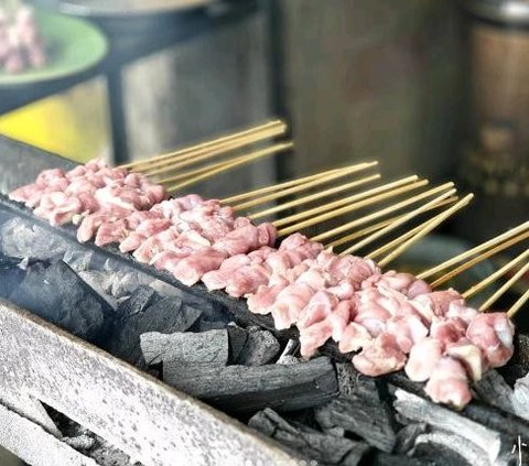 Mencicipi Lezatnya Sate Tegal, Terbuat dari Daging Kambing Muda