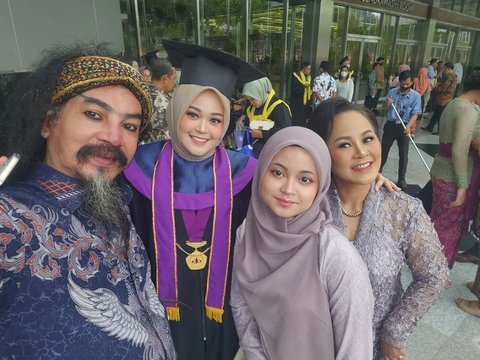 Deretan Artis Antar Anak Wisuda, dari Limbad hingga Ahmad Dhani