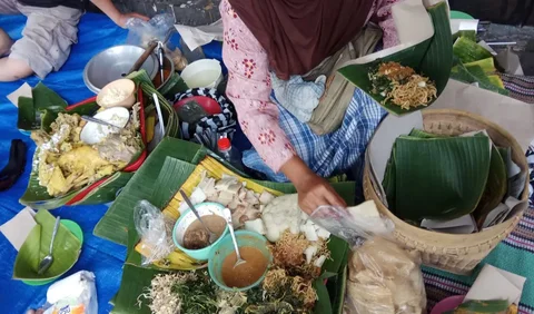 Surakarta atau Solo merupakan salah satu kota besar di Jawa Tengah yang terkenal dengan kuliner legendarisnya.<br /><br />Kota dengan slogan The Spirit of Java ini memiliki beragam makanan tradisional yang dijajakan di setiap sudut Kota Solo.