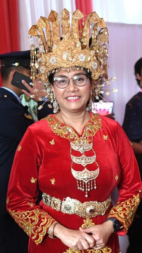 BAJU ADAT SRI MULYANI BIKIN PRESIDEN TERKEJUT