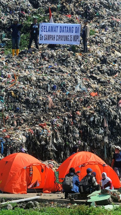 Kemping di Gunung Sampah