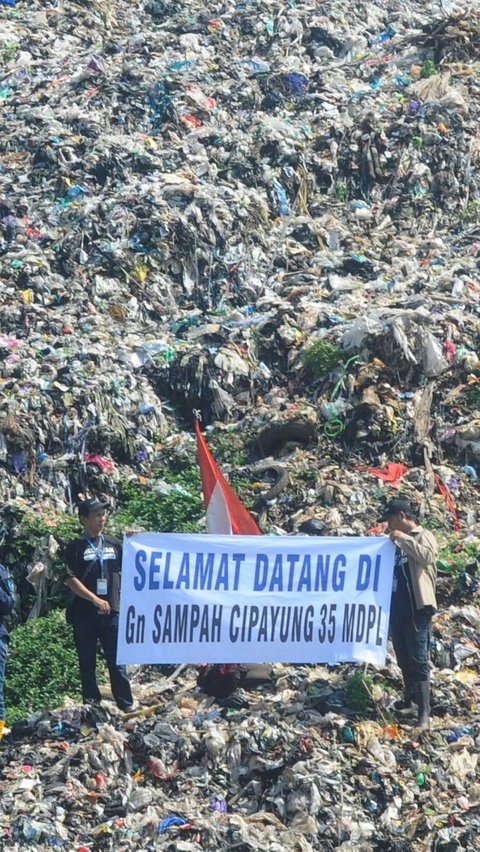 TPA Cipayung Depok berubah jadi Gunung Sampah