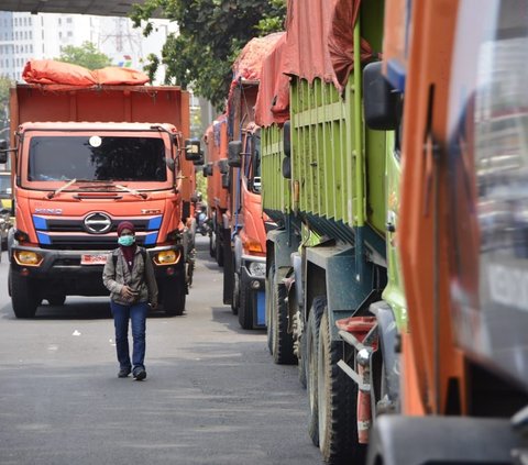 Dalam sehari, tidak kurang dari 1.000 ton sampah yang dihasilkan warga Depok dibuang ke TPA Cipayung