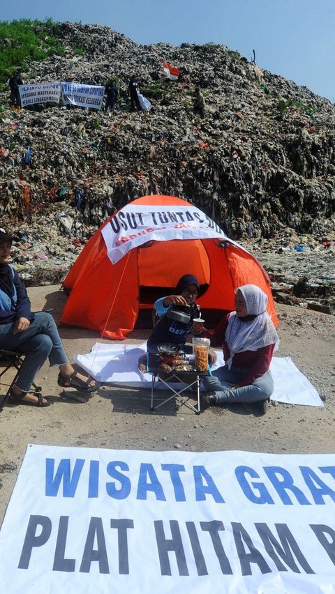 Kemah di Gunung Sampah