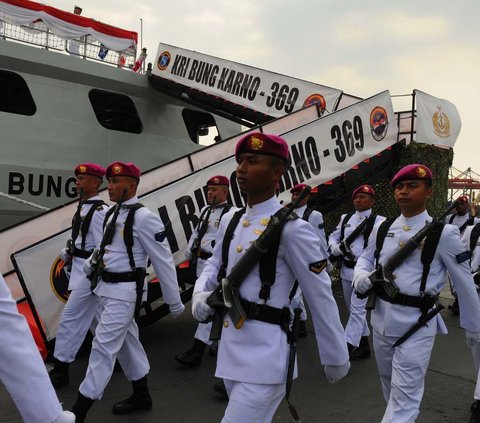 KRI Bung Karno-369 mampu menampung 55 personel ABK. Panjang 73 meter, lebar 12 meter, dan tinggi 5 meter.
