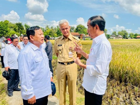 Jokowi di Antara Ganjar dan Prabowo