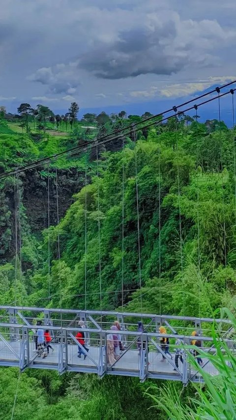 Serunya Berwisata di Jembatan Girpasang, Pacu Adrenalin