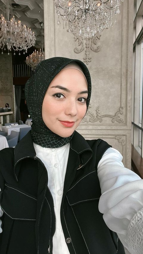 Citra Kirana selalu tampil cantik tiap unggahan foto di akun Instagram miliknya.