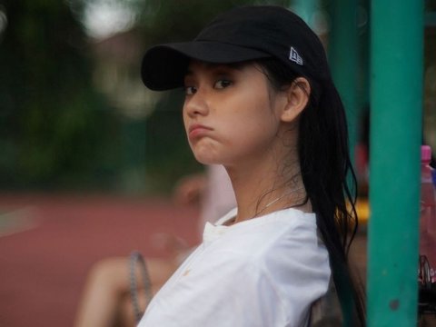 Siap Berlaga di Lagi-Lagi Tenis, Simak Potret Gege Elisa di Lapangan Tenis