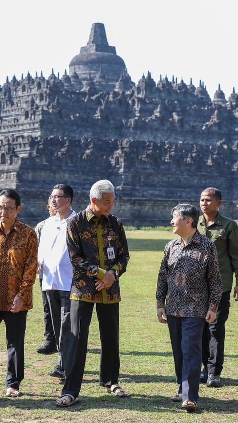 Pada Kamis (22/6), Kaisar Jepang, Hironomiya Naruhito berkunjung ke Candi Borobudur.