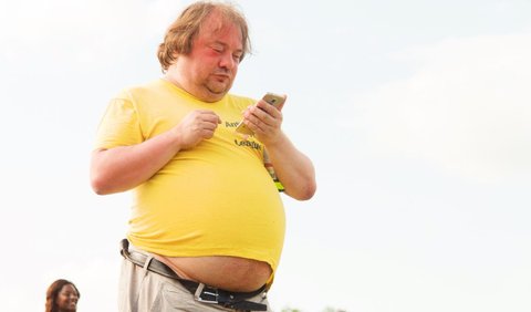 Obesitas adalah kondisi medis yang ditandai oleh penumpukan berlebihan lemak tubuh yang dapat membahayakan kesehatan seseorang.
