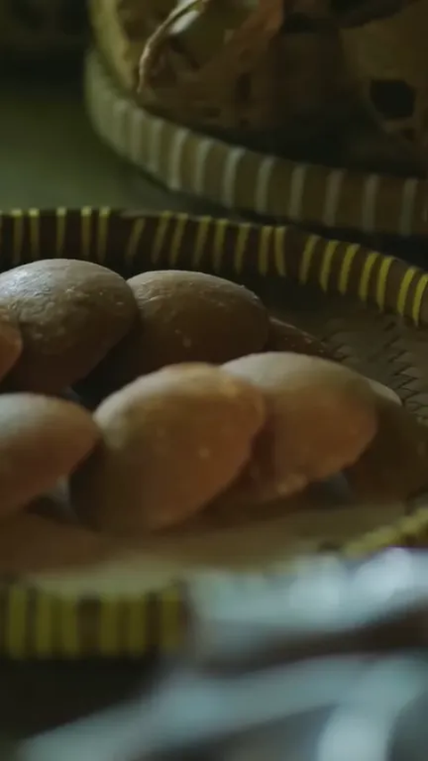 Intip Pembuatan Gula Kelapa di Borobudur yang Unik, Pakai Cara Tradisional