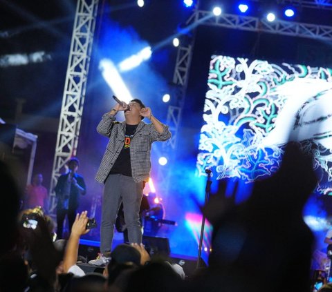 Konser Denny Caknan di Kota Madiun Pecah, Seru Banget