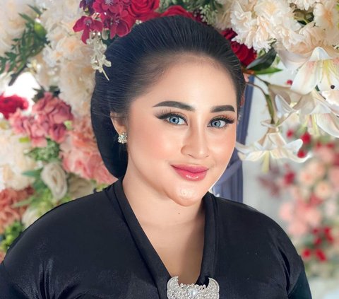 Potret Cantik Ayu Wees, Pedangdut Viral Tagih Utang saat Datang ke Nikahan