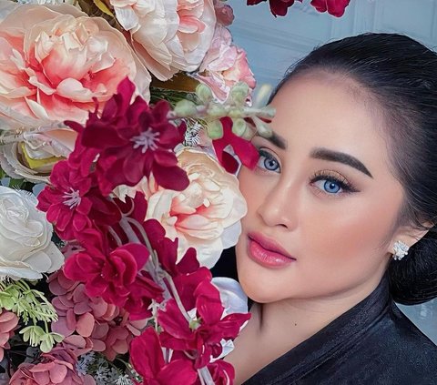 Potret Cantik Ayu Wees, Pedangdut Viral Tagih Utang saat Datang ke Nikahan