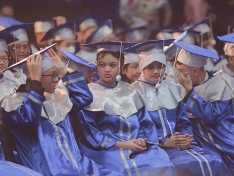 Potret Cantik Amora Anak Krisdayanti & Raul Lemos di Acara Wisuda Curi Perhatian