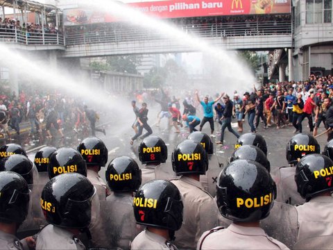 Joekhana mengaku ingin mengabulkan keinginan sang ibu untuk menjadi polisi.