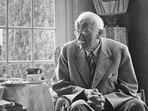 Dicetuskan oleh Carl Jung