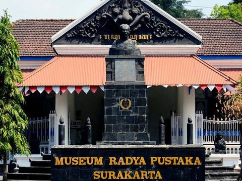 Berkunjung ke Radya Pustaka Solo, Museum Tertua di Indonesia