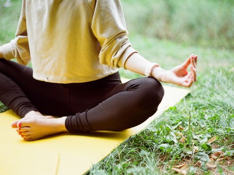 Yoga merupakan bentuk aktivitas yang dapat dilakukan sepanjang tahun.