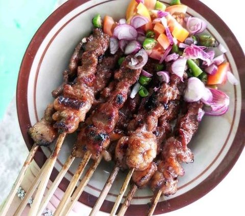 Mencicipi Sate Bumbon, Olahan Daging Sapi Berpadu Bumbu Rempah Asal Kendal