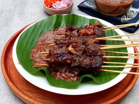 Mencicipi Sate Bumbon, Olahan Daging Sapi Berpadu Bumbu Rempah Asal Kendal