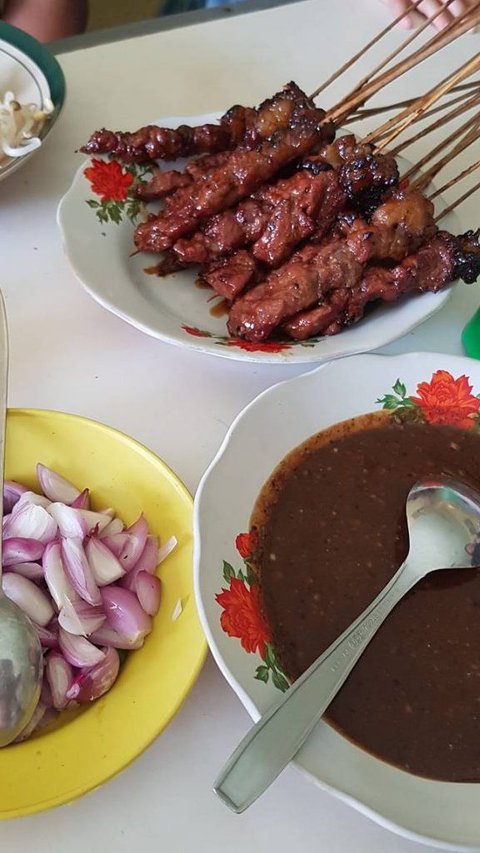 Hingga saat ini, sajian Sate Bumbon masih menjadi favorit masyarakat setempat maupun wisatawan.