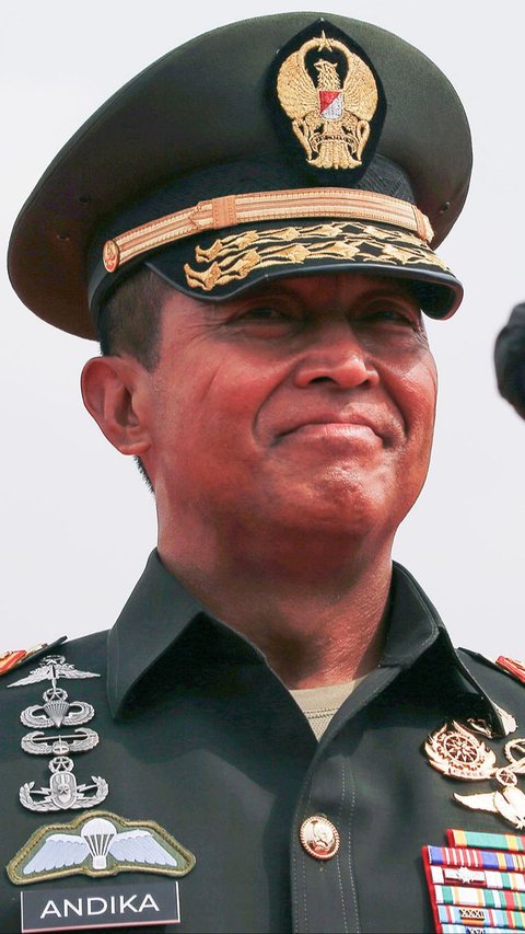 Mutasi Brigjen Nuri Andrianis itu tertuang dalam keputusan Panglima Tentara Nasional Indonesia Nomor Kep/818/VII/2022 tentang Pemberhentian dari dan Pengangkatan Dalam Jabatan di Lingkungan TNI.