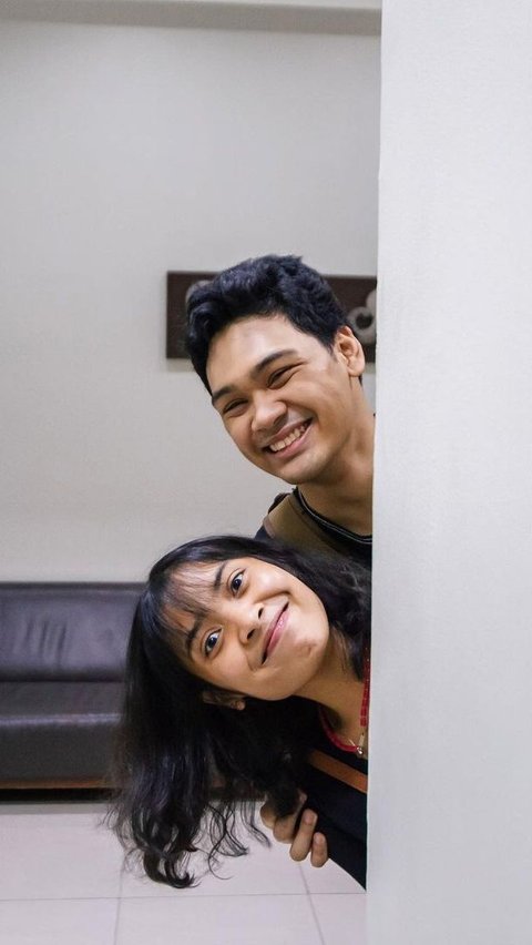 Mikha dan Gregoria sudah lama menjalin hubungan asmara. Selama berpacaran, keduanya juga mengunggah potret kebersamaannya dalam berbagai kesempatan.