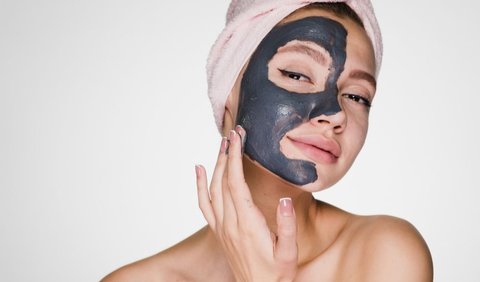 Masker wajah sering menjadi salah satu rangkaian skincare yang penting bagi sebagian orang.