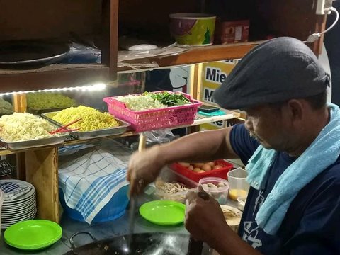 Kisah Hidup Pakdhe Nurdin, Dulunya Hidup Bak Preman Sekarang Jadi Maestro Nasi Goreng