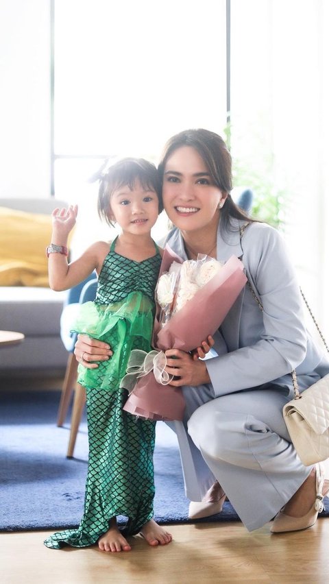 Pernikahan tersebut dikaruniai buah hati yang diberi nama Baby Claire.