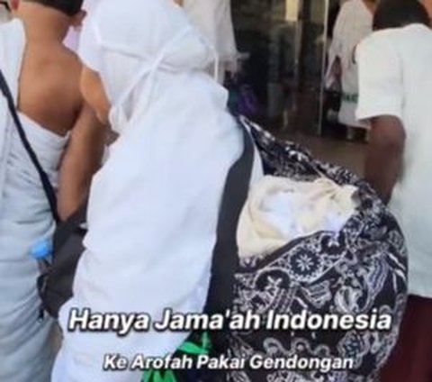 Unik, Jemaah Indonesia Gunakan Gendongan saat Wukuf di Arafah