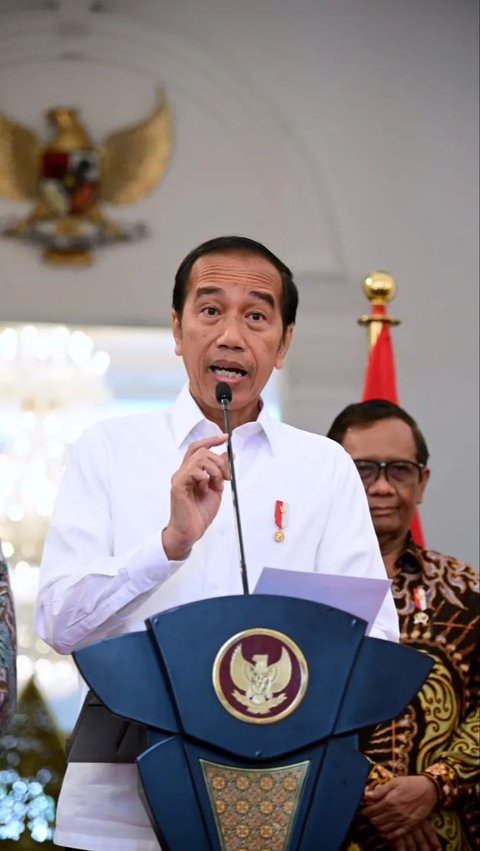 Alasan Jokowi, demi kepentingan bangsa dan negara. Agar pembangunan tetap berlanjut meski ada transisi kepemimpinan.