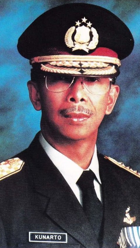 Sebagai Mantan Ajudan Presiden, Karir Kunarto di Kepolisian pun Terbilang Moncer