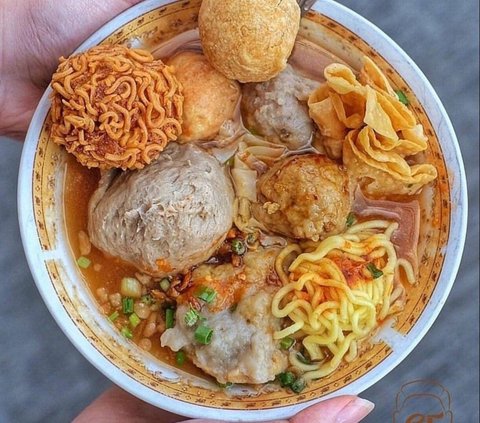 Kuliner khas Malang ini memiliki ciri khas rasanya yang lezat dan tekstur kenyal. Di balik menjamurnya Bakso Malang di berbagai daerah, kuliner ini punya sejarah panjang.