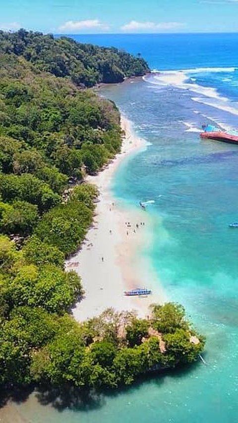 1. Pantai Barat Pangandaran