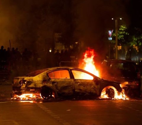 Kerusuhan Semakin Meluas di Prancis Setelah Polisi Tembak Mati Seorang Pemuda di Lampu Merah