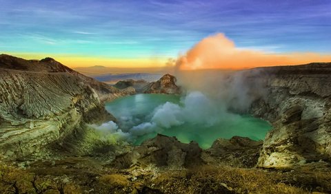 Sunrise di Kawah Ijen