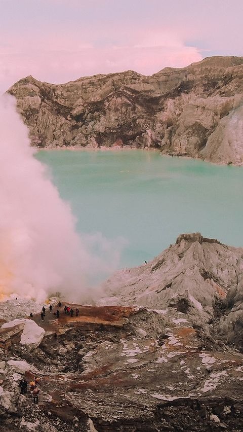 Wisata Kawah Ijen Terbaik 2023, Lengkap dengan Harga Tiketnya