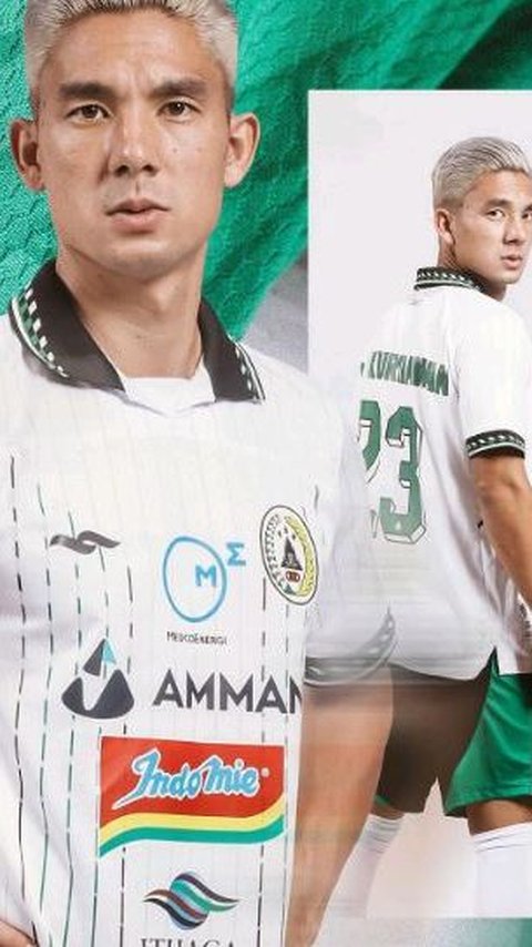 Lalu ada yang unik pada jersey tandang. Kali ini jersey putih mereka dihiasi dengan garis-garis hitam tipis.