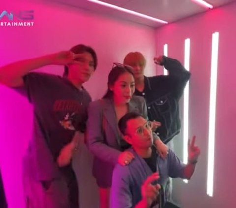 Kocaknya Yangyang & Hendery WayV Salting Lihat Raffi Ahmad Cium Nagita Slavina