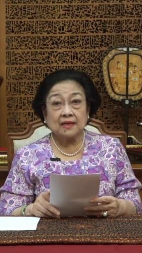 Dari tahun lahirnya, Megawati pun lebih muda dari pendahulunya yakni Gus Dur. Megawati lebih muda 5 tahun.