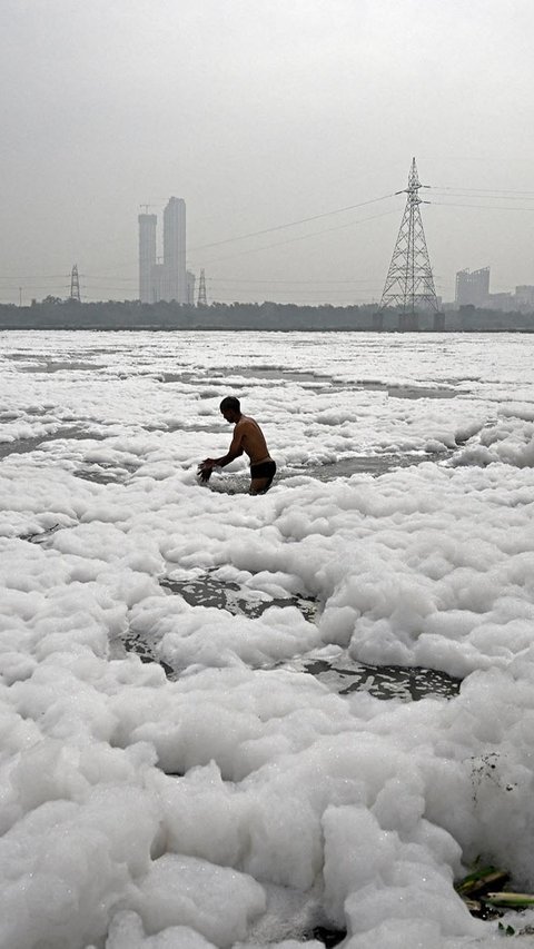 Ironi Sungai Yamuna di India