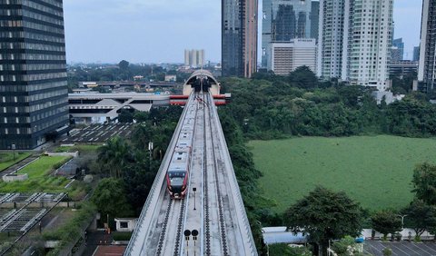 Bagi yang berminat menjajal kereta layang ini, bisa mendaftar secara online di website dan akun media sosial resmi milik LRT.