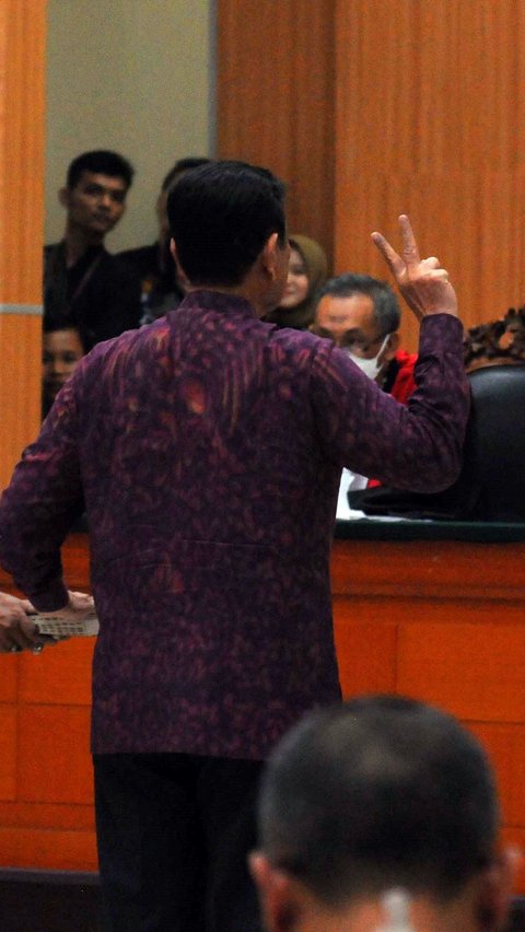 Menko Marves Luhut Pandjaitan bersuara lantang di depan majelis hakim saat menjadi saksi sidang lanjutan kasus dugaan pencemaran nama baik terhadap dirinya.