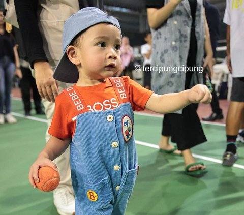 Potret Tingkah Lucu Rayyanza 'Cipung' yang Bikin Gemas, Ikut Potong Hewan Kurban hingga Panjat Tiang