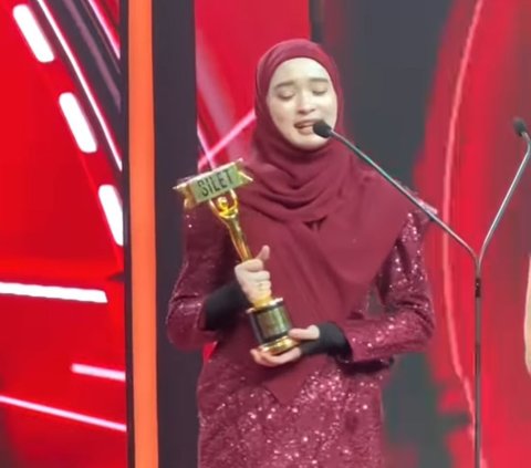 Dapat 2 Kategori Awards, Intip Potret Cantik Inara Rusli