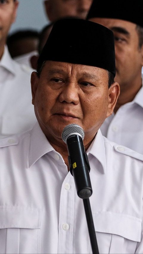 Prabowo juga mengungkap keinginan dirinya agar ada produksi jam tangan lokal buatan asli Indonesia.